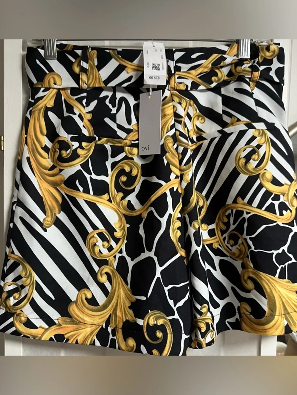 NWT Ovi Women's Baroque Print Shorts SZ MEDIUM Black Gold White With Belt - Picture 2 of 4